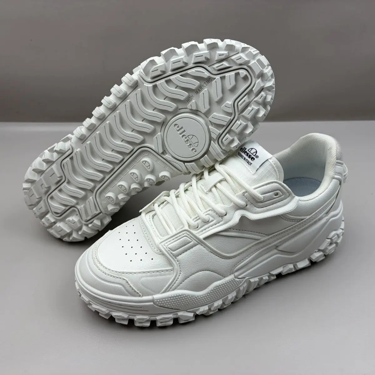 2026 Retro Tech White Sneakers - Chunky Sole, Non-Slip Couple Casual Skate Shoes for Men & Women