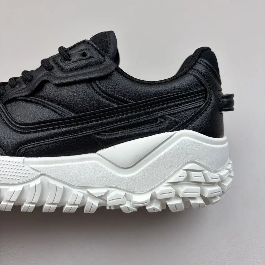 2026 Retro Tech White Sneakers - Chunky Sole, Non-Slip Couple Casual Skate Shoes for Men & Women