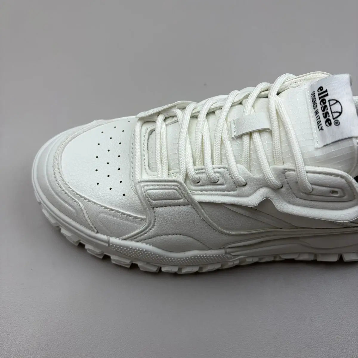 2026 Retro Tech White Sneakers - Chunky Sole, Non-Slip Couple Casual Skate Shoes for Men & Women