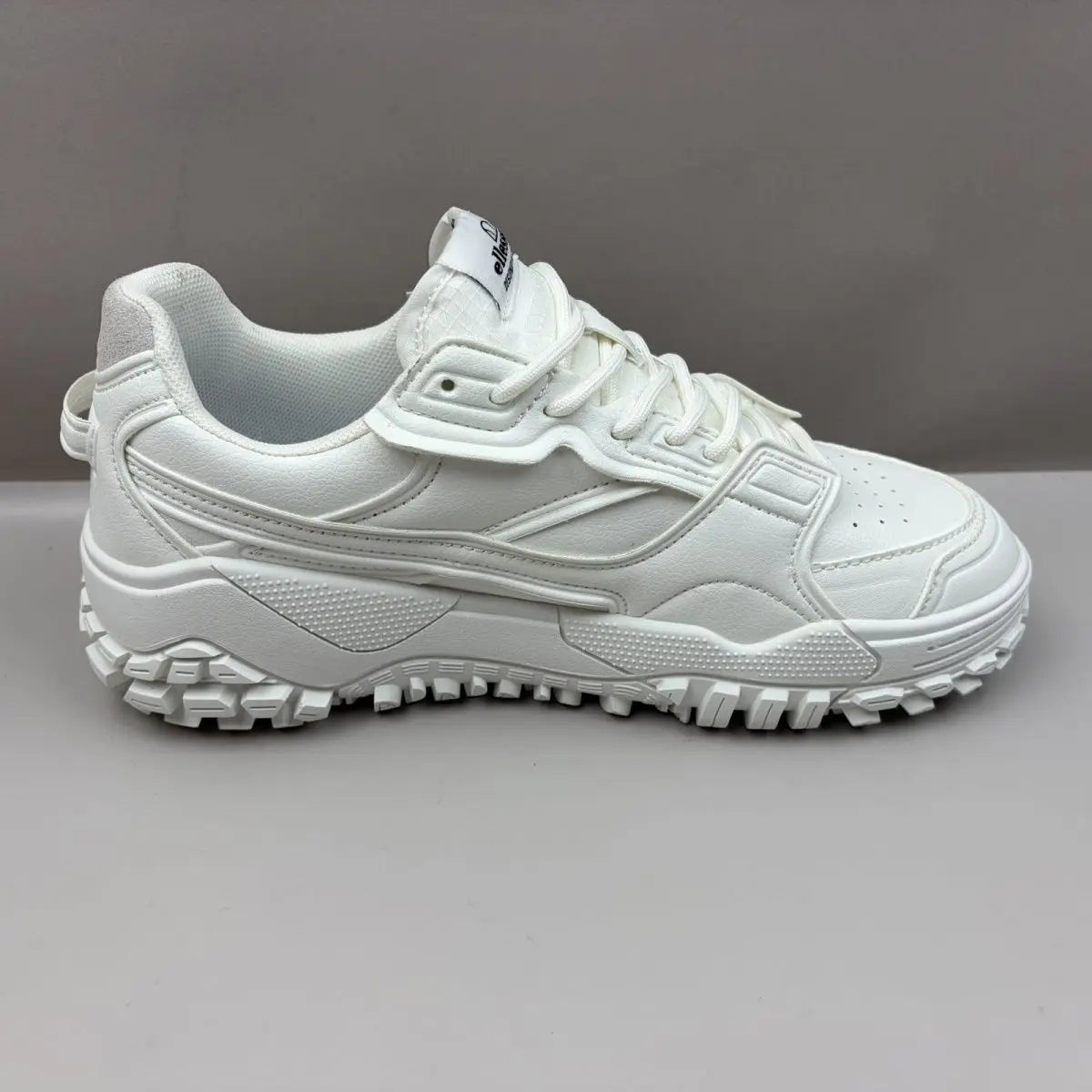 2026 Retro Tech White Sneakers - Chunky Sole, Non-Slip Couple Casual Skate Shoes for Men & Women